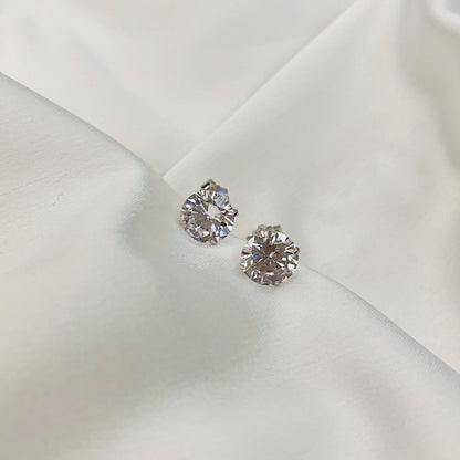 [Together]Stylish Shiny Round Center Stone Stud Earrings