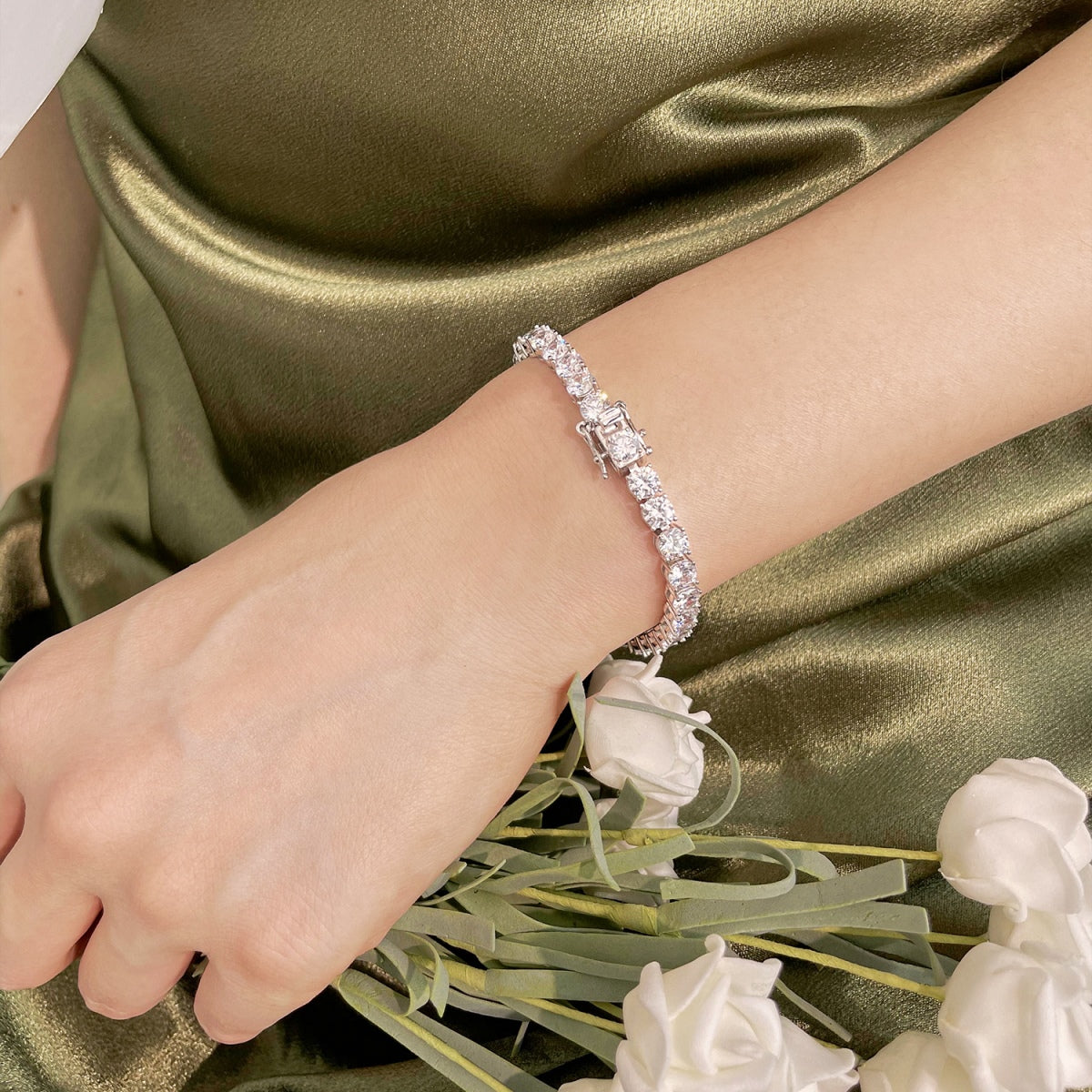 [Together]Ornate Sparkling Round Cut Wedding Bracelet